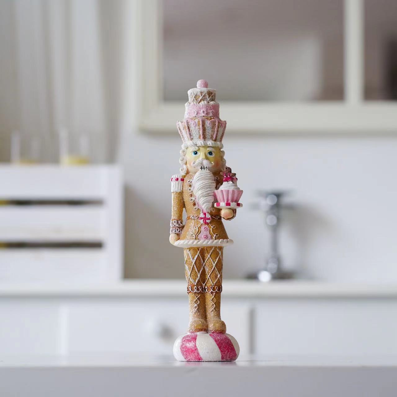 Sweet Pink Nutcracker Soldier  - Nutcracker Figurine 评论和价格