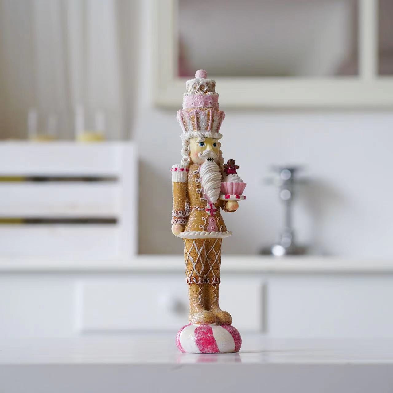 Sweet Pink Nutcracker Soldier  - Nutcracker Figurine 评论和价格