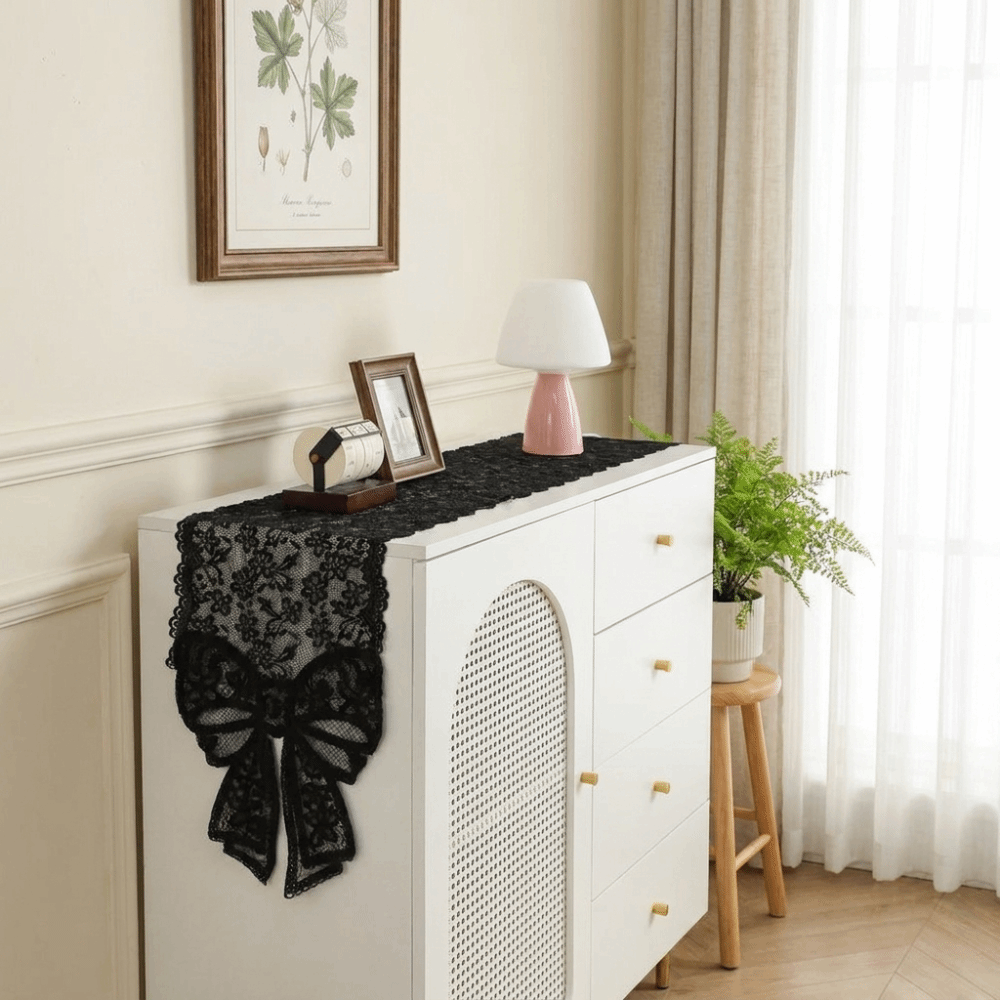 French Elegant Floral Cut-Out  - Christmas Table Runner 评论和价格